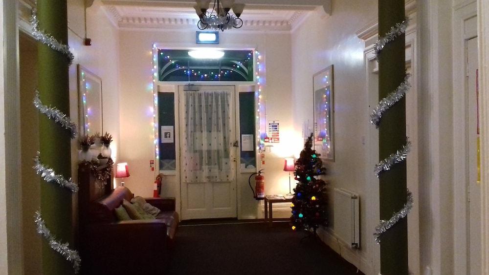 OYO Beersbridge Lodge Glasgow Eksteriør billede