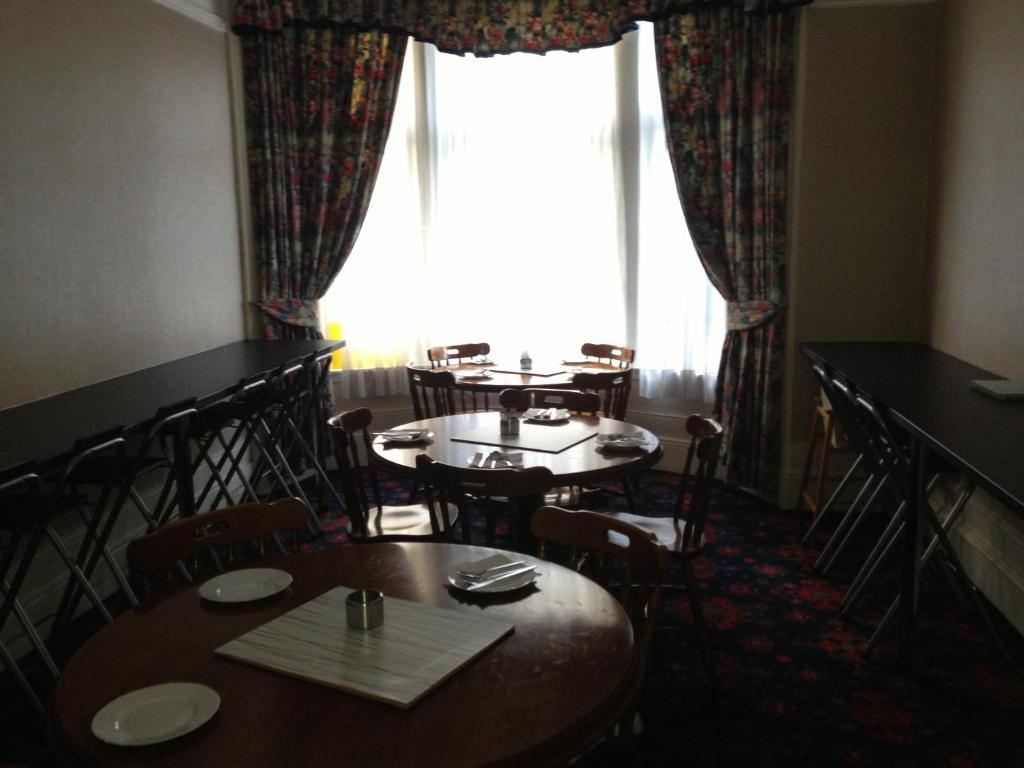 OYO Beersbridge Lodge Glasgow Eksteriør billede